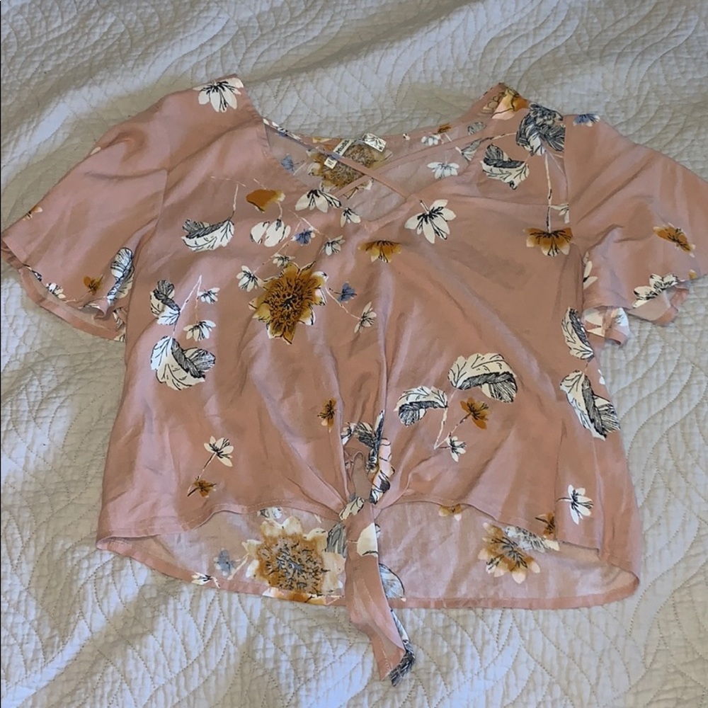 🧡Floral tee🌸🌼🌷